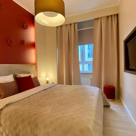 Lumina I Deluxe 2-room With Parking I Ac I Balcony I Platinum Towers