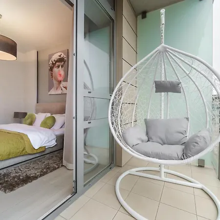 Lumina I Deluxe 2-room With Parking I Ac I Balcony I Platinum Towers *