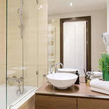 Lumina I Deluxe 2-room With Parking I Ac I Balcony I Platinum Towers Apartamento