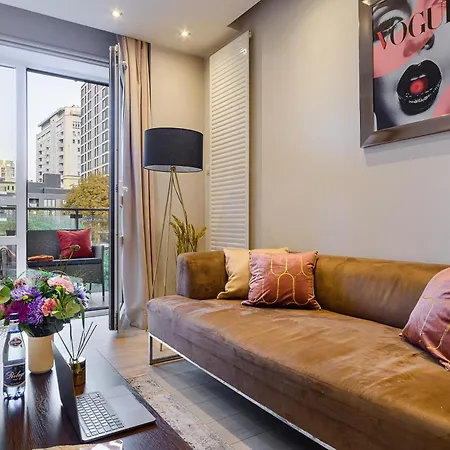 Lumina I Deluxe 2-room With Parking I Ac I Balcony I Platinum Towers * Varsóvia