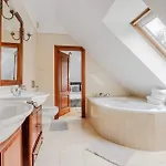 Apartament Lumina Luxurious Spacious With Parking